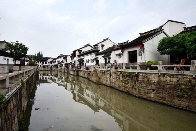 白色帆布包弄上中性笔水怎么清洗干净?-专业有问必答平台